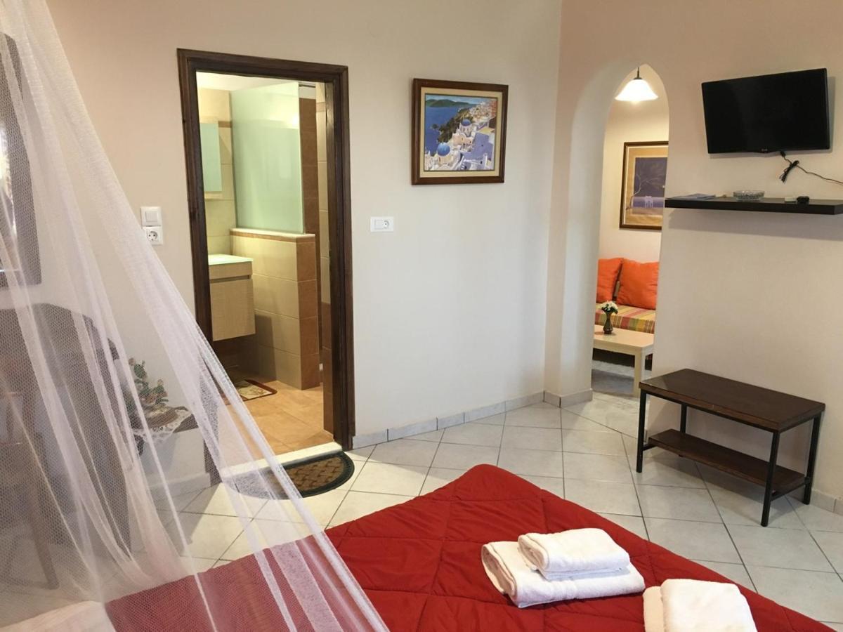 Pansion Zaharoula Hotel Fira  Ngoại thất bức ảnh